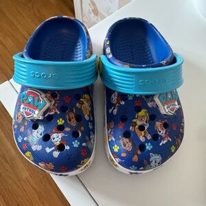 BRAND NEW Paw Patrol Toddler 7C Crocs